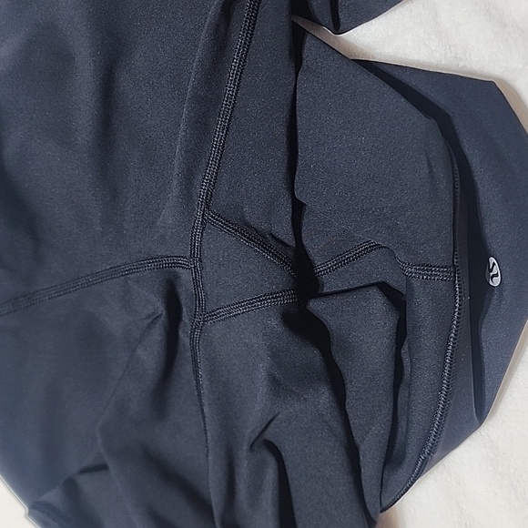 Lululemon Black Asymmetrical Crop Mesh Fabric Pleated Side Panels Size 8 - Picture 6 of 12